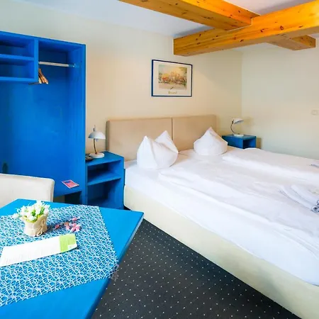 & Toepferstueb'l Konukevi